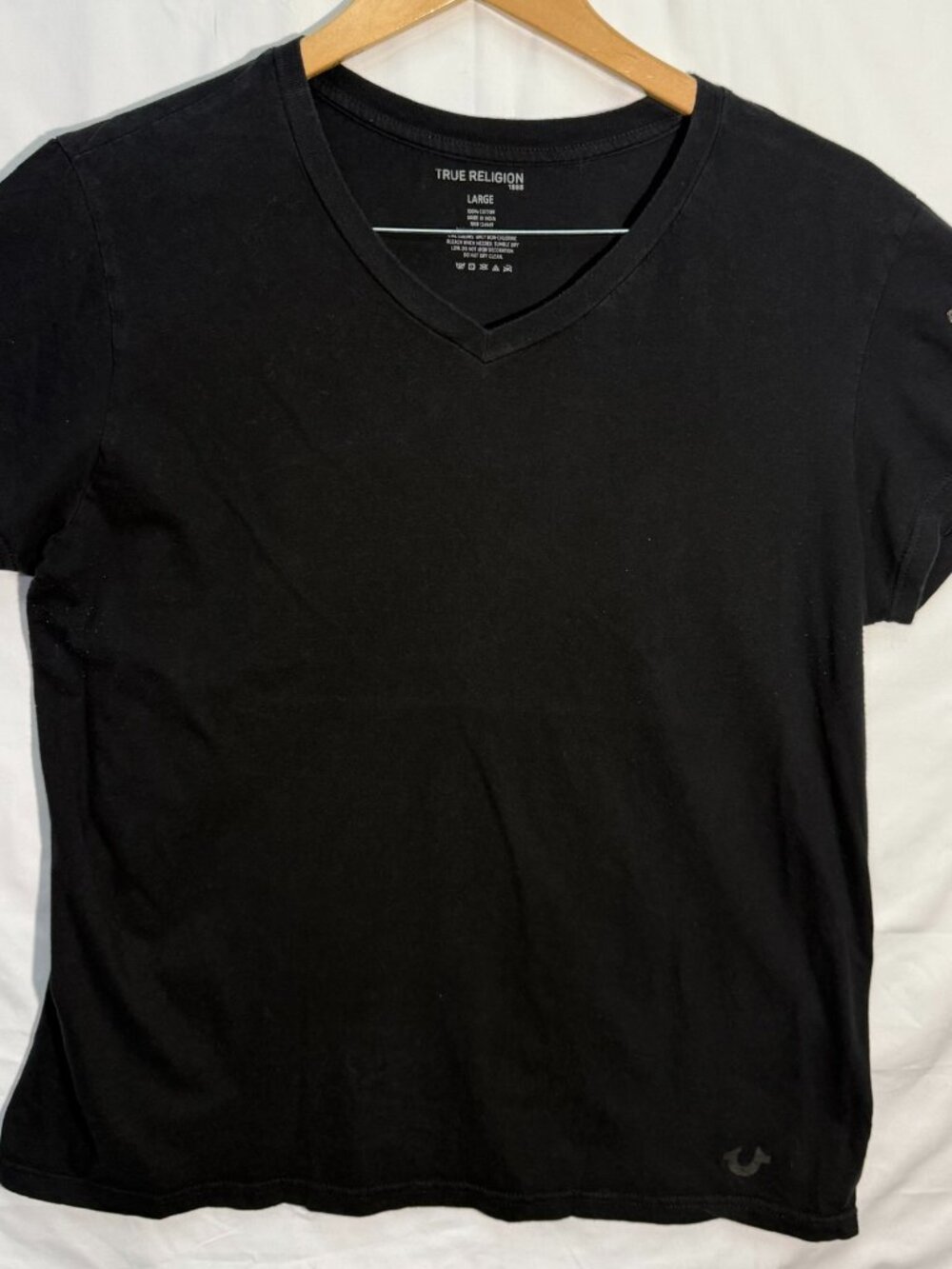 True Religion Women’s Large Black V-Neck Tee